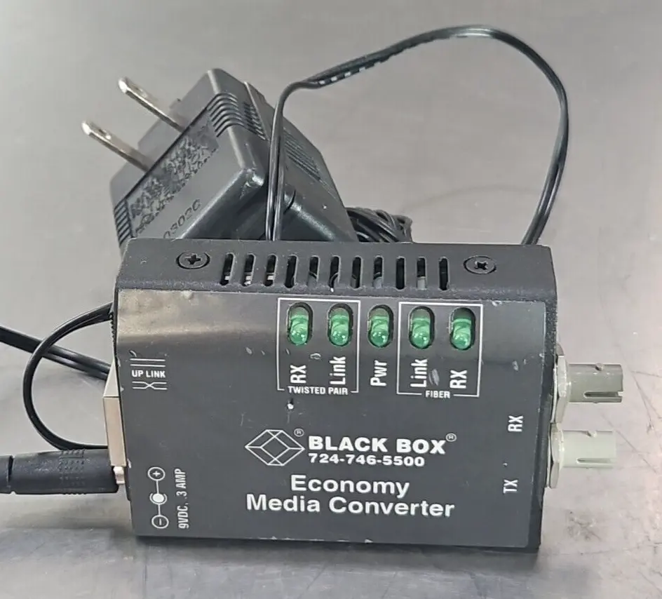 BLACK BOX LE1505A Twisted pair To Fiber Ethernet Media Converter Loc3D33