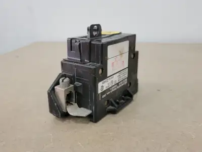 USED SQUARE D QOM100VHL