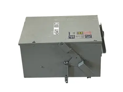 Used Square D Fusible Bus Plug-In Unit, I-Line, 3-Pole, 3-Fuse, 600VAC, 200A Bus Bars & Plugs Michigan US | Maverick Industrial Sales #1441683