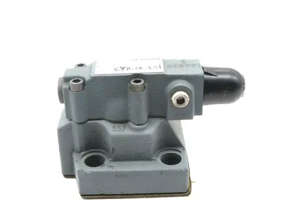 USED REXROTH DB20-2-30/100X/5V HYDRAULIC VALVE DB202301005