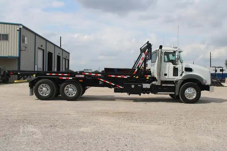 New | in-Stock 2026 MACK GRANITE 64BR Rolloff Trucks Texas US | Roll Off Truck World #1491907