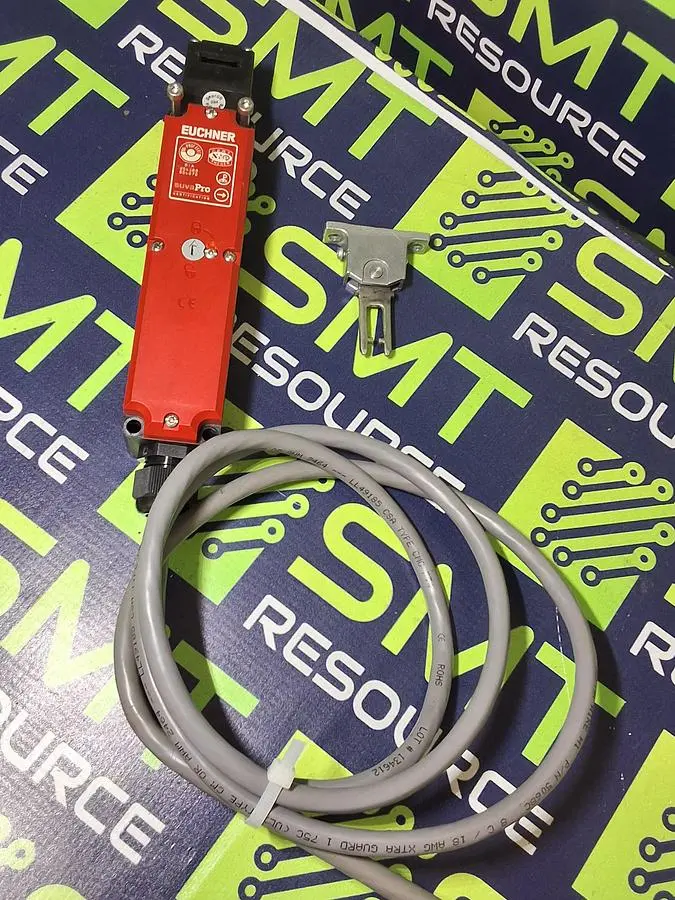 EUCHNER TP4-4121C024M SAFETY SWITCH WITH KEY 084273