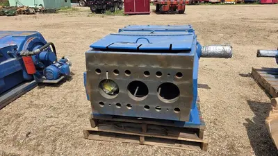 NEW NATIONAL OILWELL VARCO "NOV" 200T-5 TRIPLEX PUMP