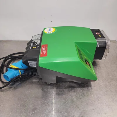 Watson Marlow Peristaltic pump Nema 4X IP66 Model 520U 100-120 /200-240 VOLTS 60HZ # 38145