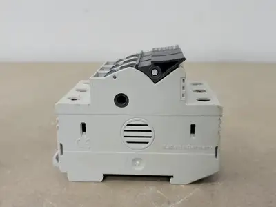 USED ALLEN-BRADLEY 1492-FB3C30-L