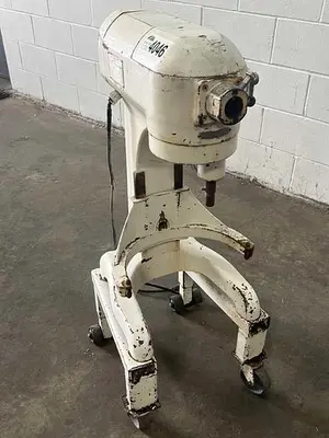 USED 1992 HSIAO LIN MACHINE CO. HL-11012