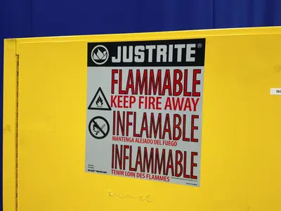 Used JUSTRITE _UNKNOWN_ Cabinets Ohio US | HGR 24 #1343790