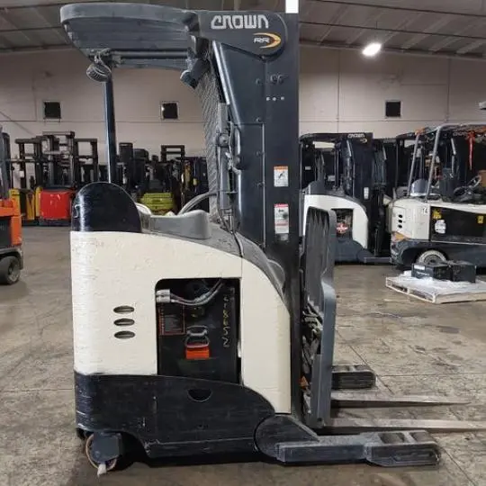 USED 2019 CROWN RR5725-45