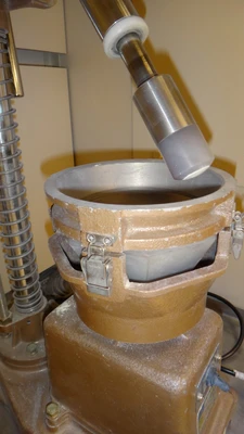 Nitto Kagaku Model ANM-1000 Auto Mortar Grinder
