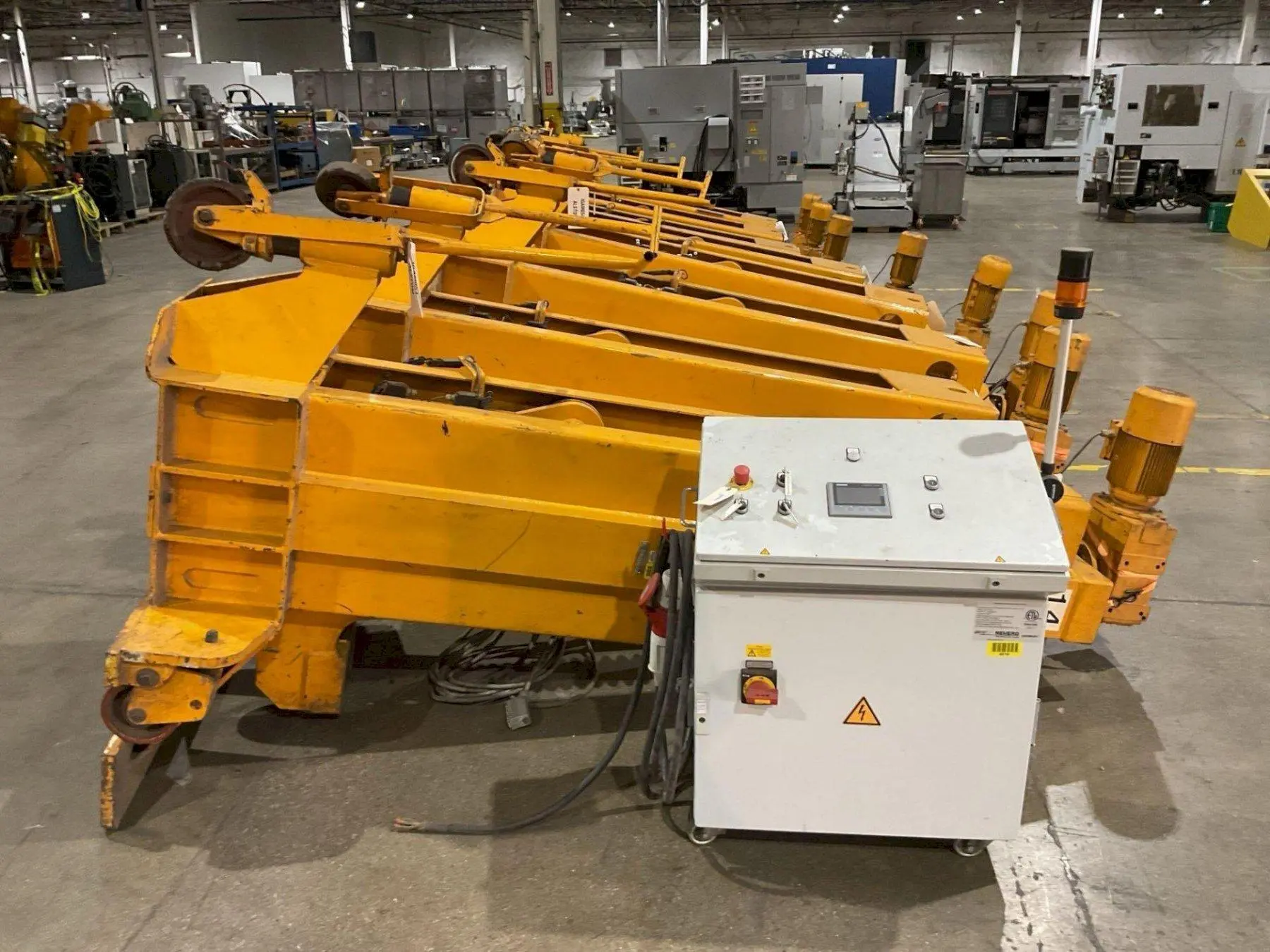 (4) 20 TON (160,000 LBS TOTAL) RAILWAY / NEUERO HEAVY DUTY MOBILE VERTICAL LIFT JACKS: YOBRO #23870