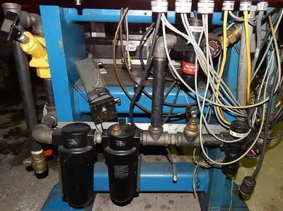 16 Ton FARGER & JOOSTEN MULTIPOWER Air/Oil Press