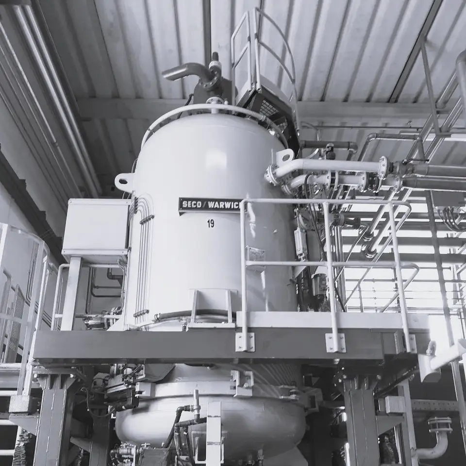 VERTICAL VACUUM FURNACE