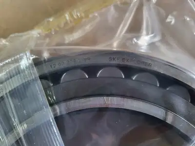 NEW SKF 23028 CC/W33