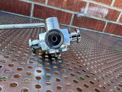 USED GE HEALTHCARE SALVI DN6 1187 4-WAY 316 VALVE 18-5758-01 W/ 1/2" SANITARY FITTING