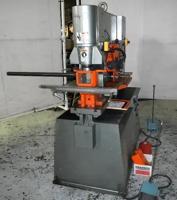 ARMSTRONG BLUM/ SPARTAN MODEL IW66D HYDRAULIC IRONWORKER