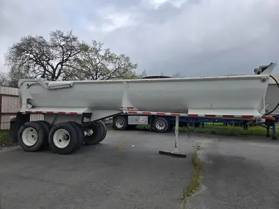 USED 1985 RELIANCE 28FT