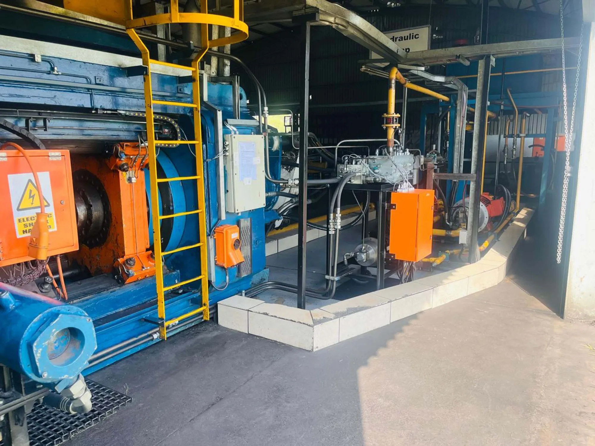 USED FIELDING & PLATT 850 TON EXTRUSION PRESS (14648)