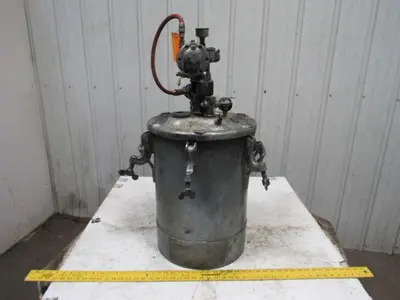 Delvibiss QM5094-1 10 Gallon Galvanized Steel Pressure Pot Tank W/Agitator