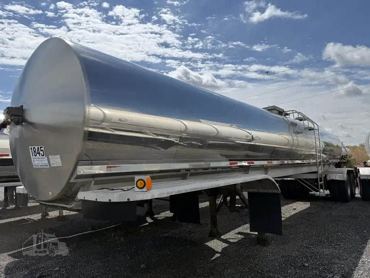 Used 1994 WALKER _UNKNOWN_ Tanker Trailers Indiana US | Lakeshore Equipment Sales #1546597