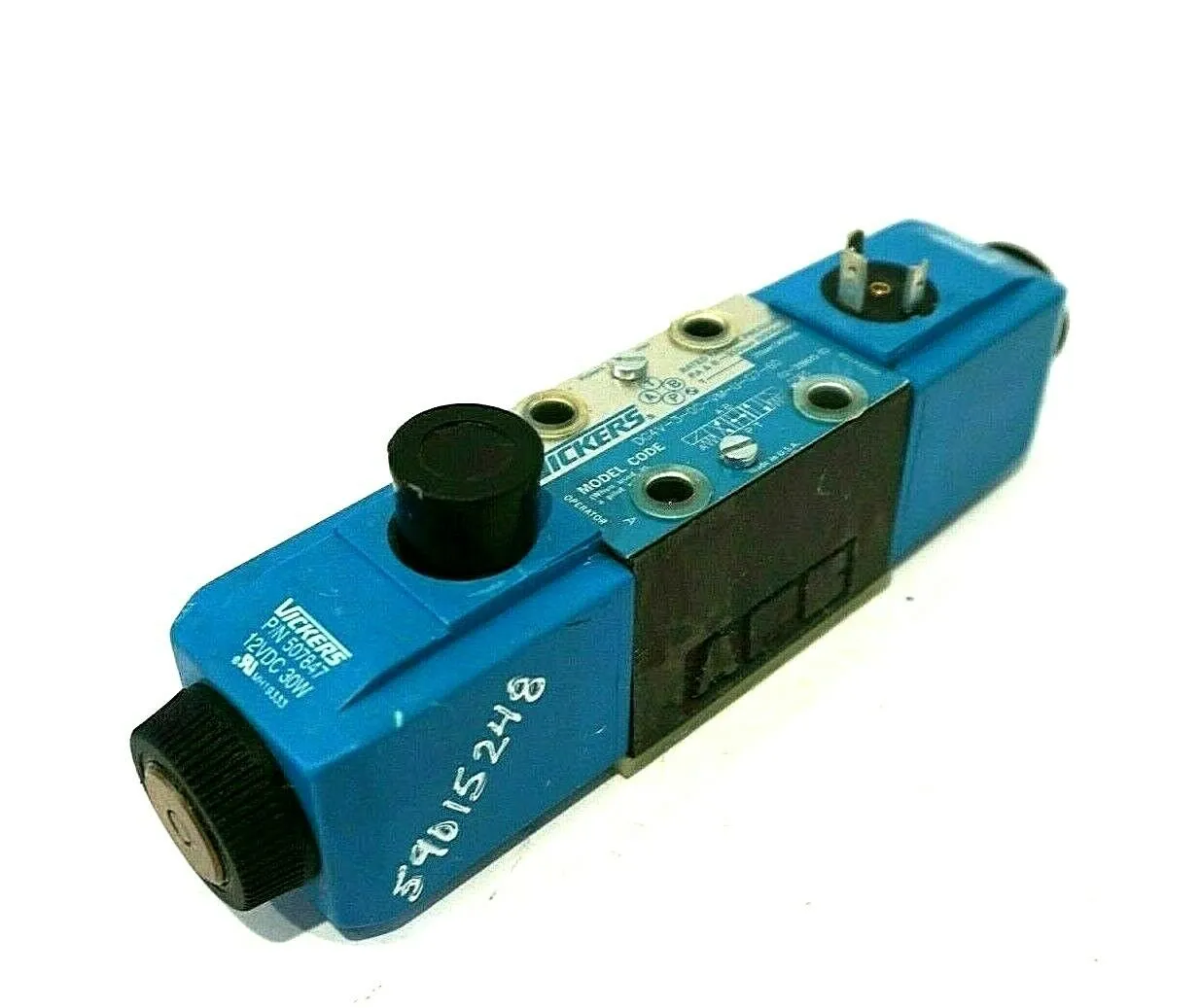NEW VICKERS DG4V-3-0C-VM-U-G7-60 VALVE 02-318615 DG4V30CVMUG760
