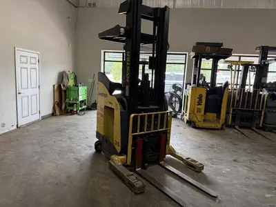 USED 2010 HYSTER N35ZR