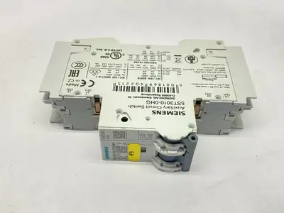 5SJ4118-7HG41 | Siemens  Miniature Circuit Breaker 15A 240V w/ 5ST3010-0HG Switch - Used