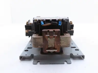 Furnas 40JB32AF Motor Starter Contactor 135A 600VAC 3ph 100Hp NEMA 4 120V Coil