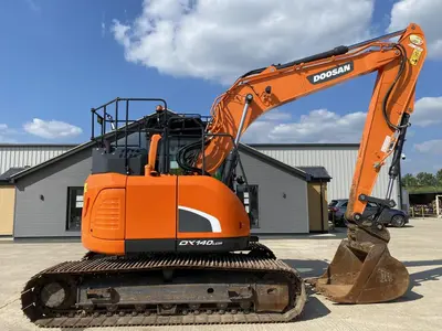 USED 2016 Doosan DX140LCR