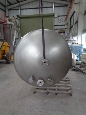 1000L S/S Vertical Enclosed Tank