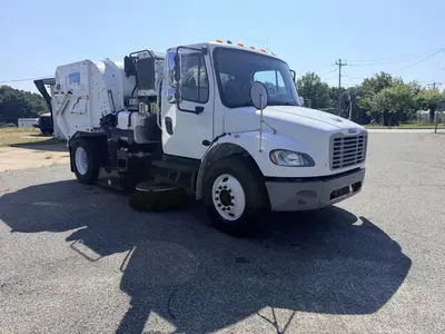 Used 2015 FREIGHTLINER BUSINESS CLASS M2 106 Reefer Trucks North Carolina US | Levan Equipment #1545581