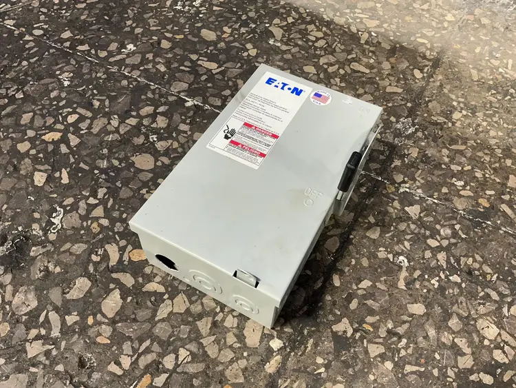 Used EATON DG221UGB Switchgears Ohio US | HGR 24 #1411409