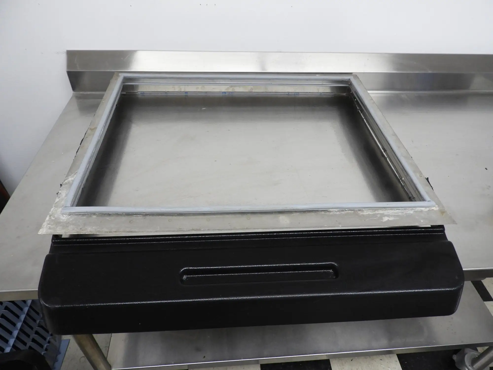 Used Falcon Restaurant Supply Used Soda/Drink Fountain Machine Top Lid for Ice Maker 30"x31" Beverage Dispensers Illinois US | Falcon Restaurant Supply #1376542