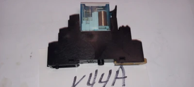 ALLEN BRADLEY 700-HN1212 + 700-HK32Z24 RELAY & BASE