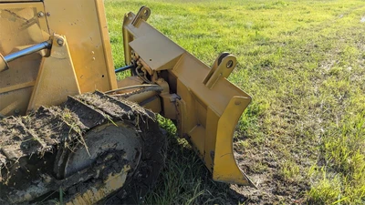 USED 1985 DEERE 450E