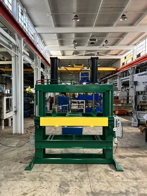 9 Ton Custom Press • Used Custom Custom Press