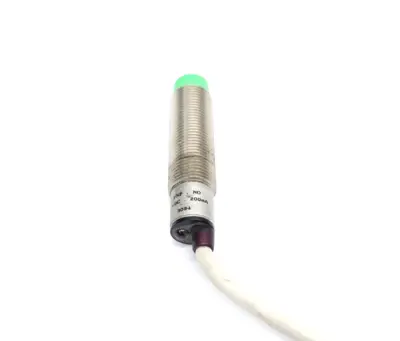 872C-D4NP12-E2 | Allen Bradley  Proximity Sensor - Used
