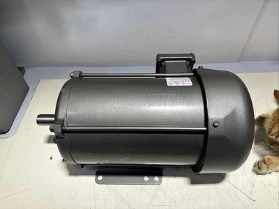 NEW Baldor EM7072T