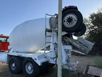Used 2015 PETERBILT 365 Concrete Mixer Trucks California US | Ben Kaplan Equipment #1393698