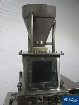 USED Frewitt FREWITT OSCILLATING GRANULATOR, S/S, MODEL M424