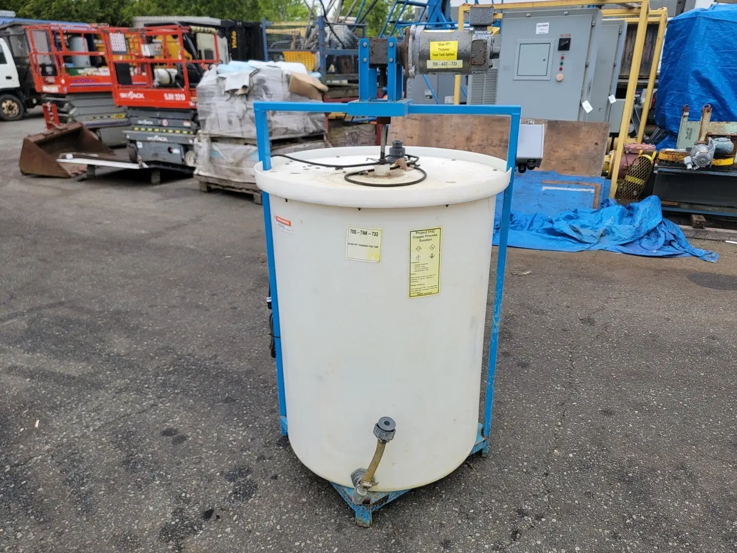 Plastic Tank w/ Fittings