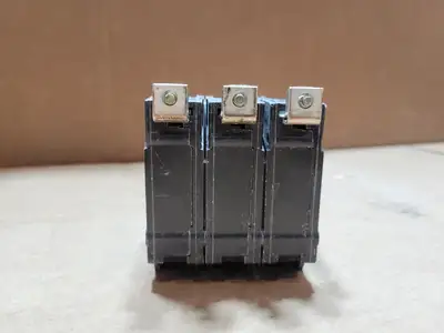 15 Amp, 3 Pole, 240 Volt Circuit Breaker THHQB32015