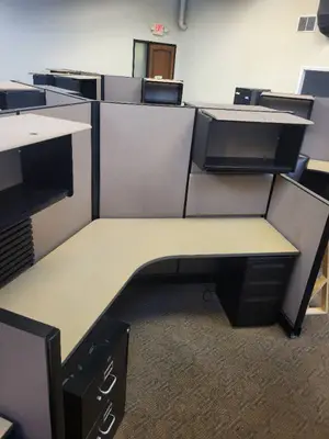 Herman Miller Three-Person Work Station Cubicle 120° with Acoustic Panels & Roll-Top Desk Wall Unit