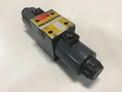 USED REXROTH 4WE10Q30/CG24N9Z4