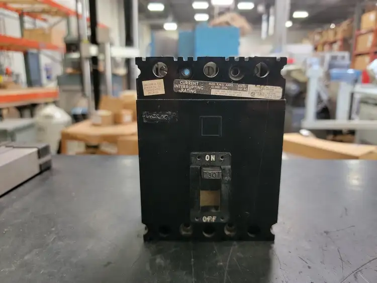 Used SQUARE D FAL34030 Switchgears British Columbia CA | Lenmark #241243