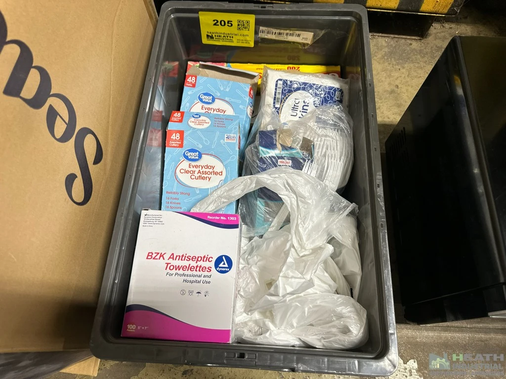 Used _UNKNOWN_ ASSORTED KITCHEN SUPPLIES IN TOTES Food Preparation & Supplies Illinois US | Heath Industrial Auction Services #1573768