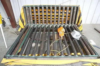 60" x 48" ROACH LIFT & TILT UPENDER / TABLE WITH ROLLER CONVEYOR, 115 VOLT & AIR: YOBRO #24709