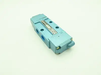 Skinner S4AACBX5 Pneumatic Directional Control Valve 5-Way 2 Pos 150PSI 3/4" NPT