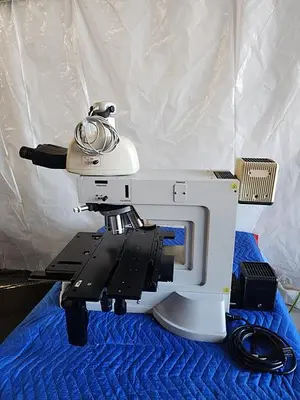 USED NIKON L200