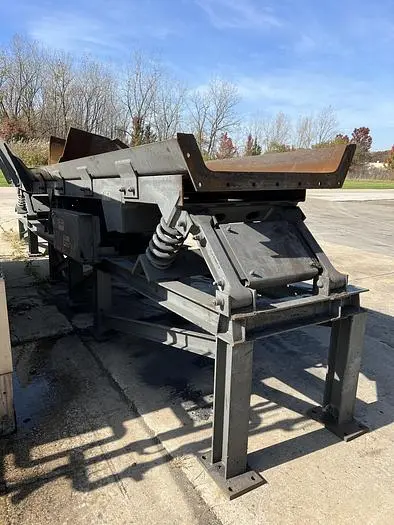 Used CARRIER SHAKER CONVEYOR Vibratory Conveyors | World Equipment and Machine Sales #394338