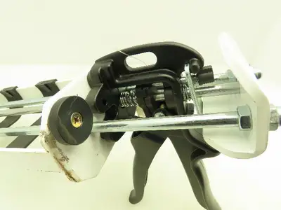 Granger 5UXR2 Manual Dispensing Cartridge Gun Dual Cartridge Epoxy 300/300ml